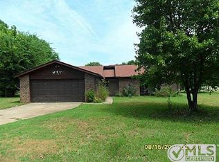 101 Royal Ln, Pittsburg, TX 75686