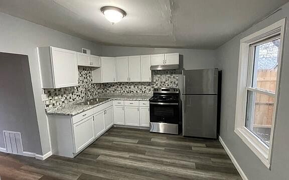 4th image of 1035 Ann St