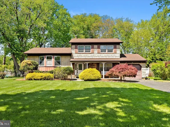 88 Stratford Dr, Manalapan, NJ 07726