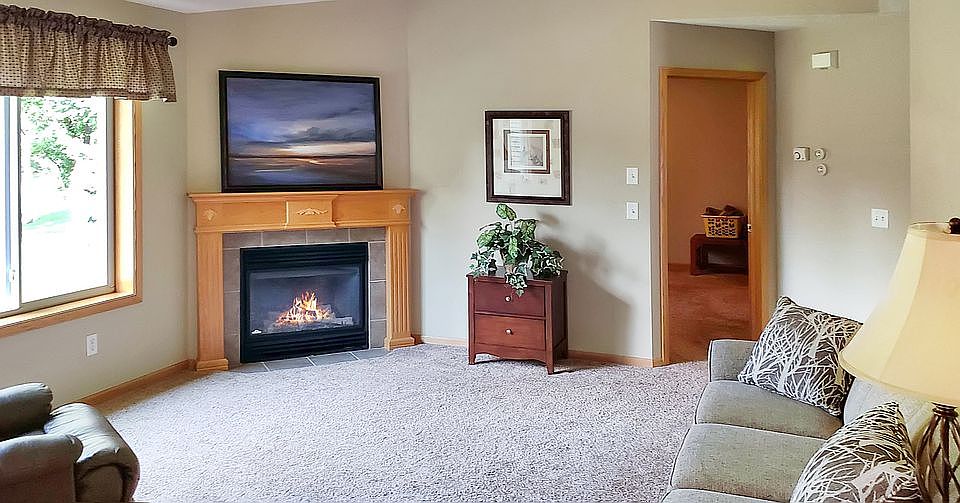 2nd image of 801 Oak Pond Dr
