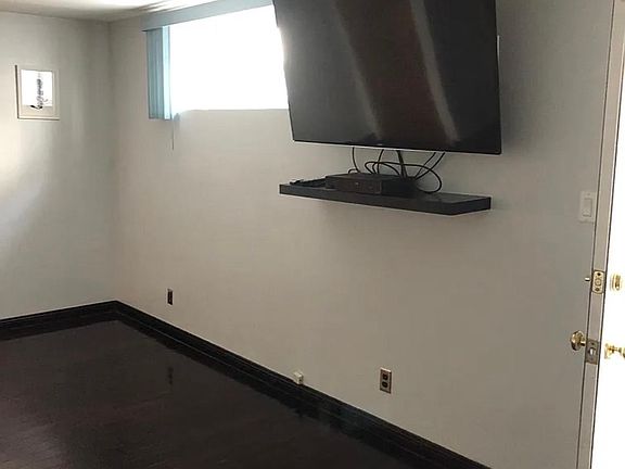 3rd image of 90 Kennington St #1