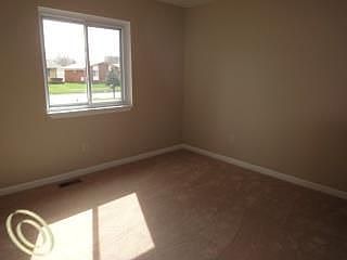 5th image of 11112 Jackson St