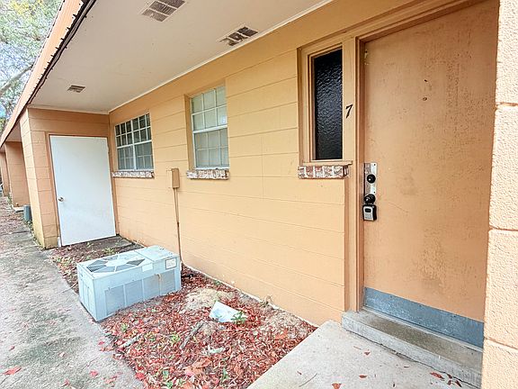2nd image of 76 4th Ave Unit 7