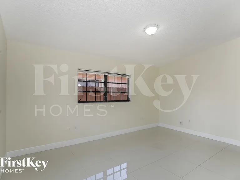 2664 W 70th Pl — Photo 13