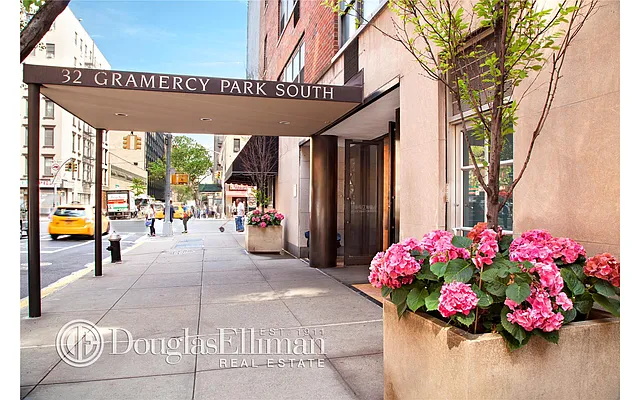 Sold by Douglas Elliman | media 22