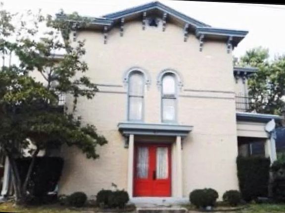 2nd image of 411 N Upper St APT 3