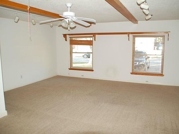 5th image of 4824 Thistledown Dr