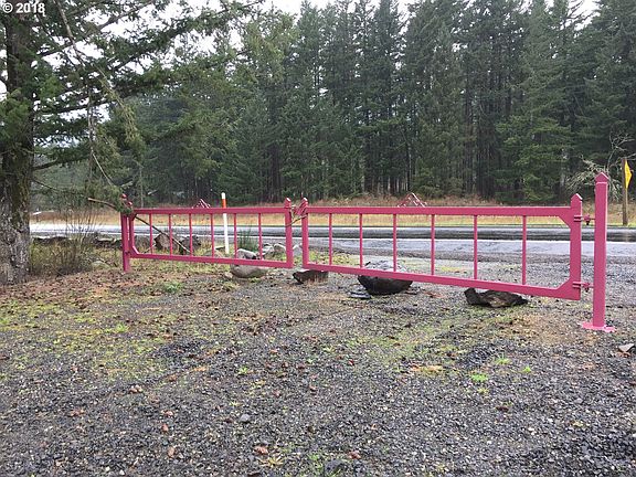 3rd image of 580 E Cascade Dr