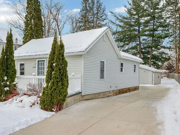 209 S Main St, Pardeeville, WI 53954