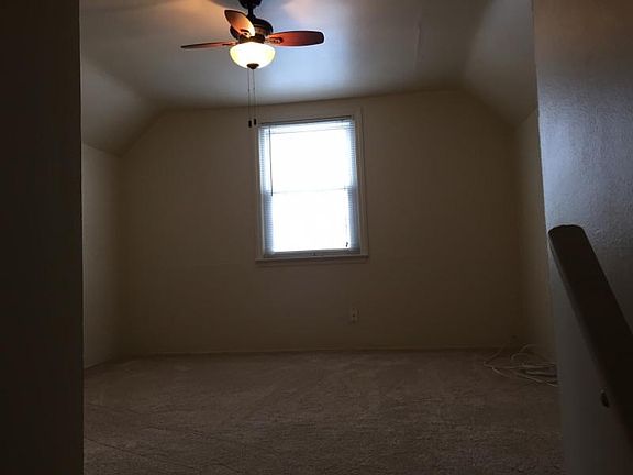 3rd image of 1453 Broadview Ave