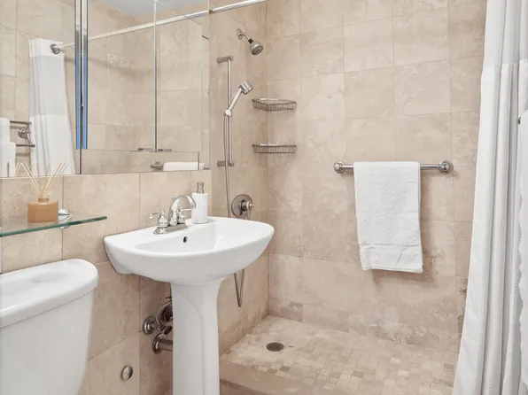 165 West 66th Street 6G image 9 of 9