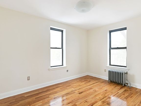 3rd image of 2246 31st St APT 2A
