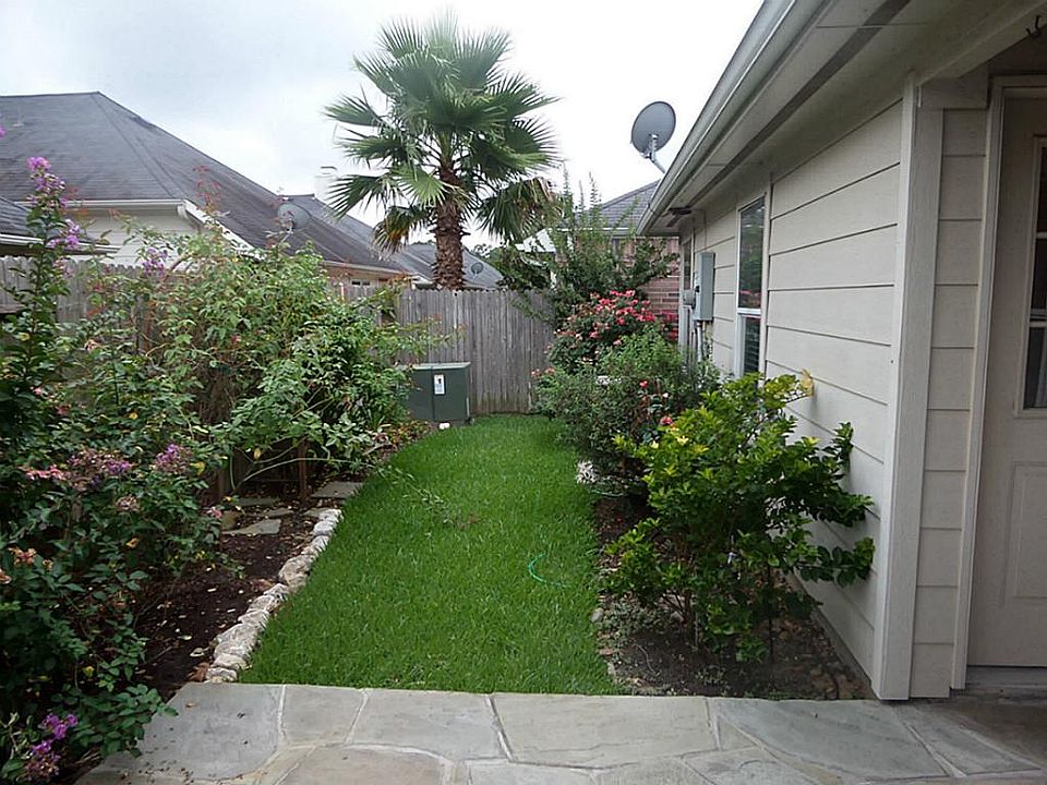 2nd image of 15918 Pleasant Green Cir