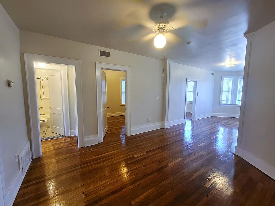 1st image of 678 W Forest Ave #301