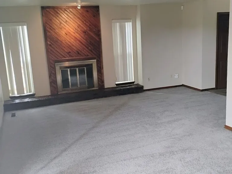 10207 Shadowridge Dr — Photo 2