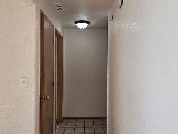 5th image of 3202 Morrison Rd W APT A