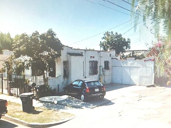3rd image of 8217 Towne Ave