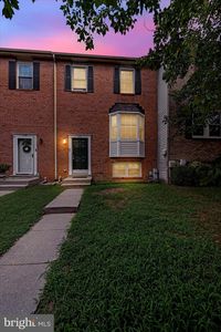338 Cool Breeze Ct, Pasadena, MD, 21122