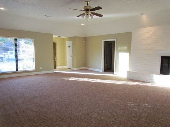 4th image of 4612 Fountain Ln