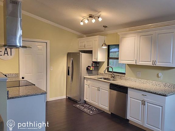 3rd image of 4107 Yellowwood Dr