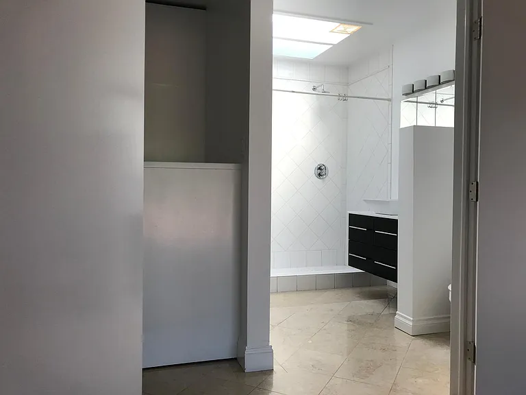 8418 Loyola Blvd — Photo 21