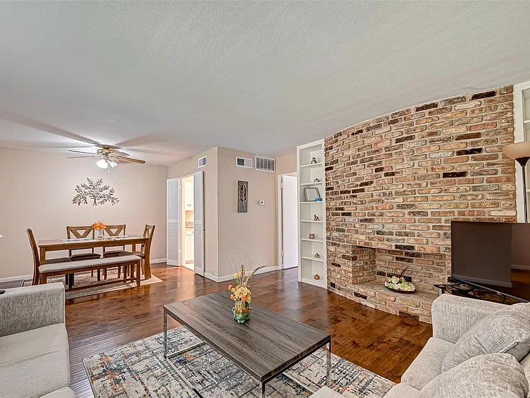 2121 Fountain View Dr #16 — Photo 12