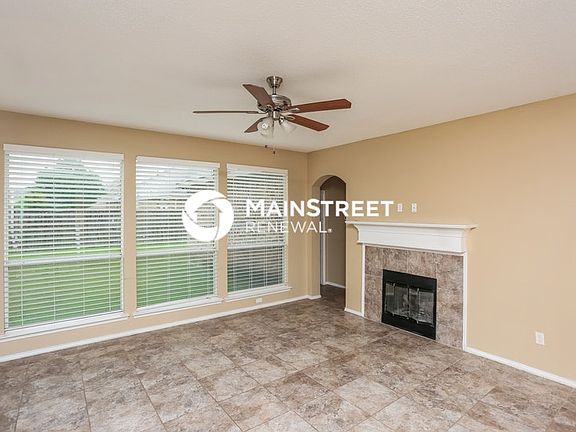 3rd image of 749 Mulberry Ln