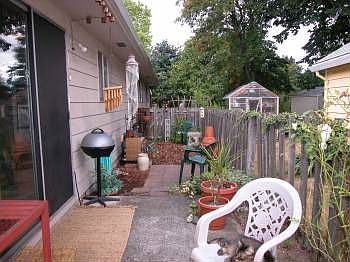5th image of 1129 NE Lincoln St APT A