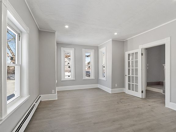 3rd image of 29 Bradstreet Ave