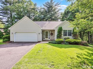 10 Knollwood Circle, Enfield, CT 06082
