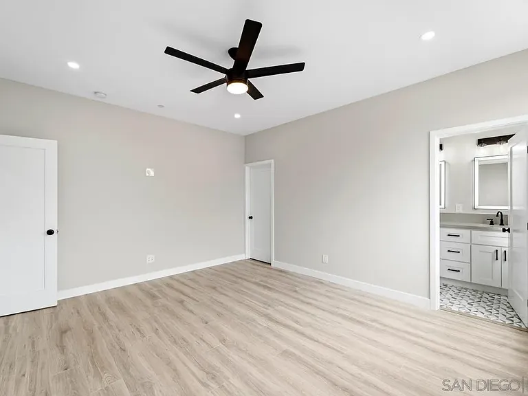 352 Imperial Beach Blvd — Photo 24