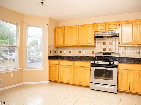 3rd image of 14 Ashley Ct #814