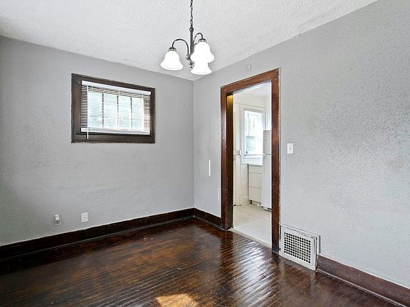4th image of 3713 E Market St #3715
