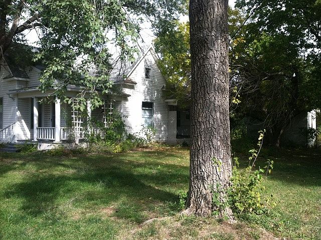 2nd image of 612 Pearson Ave