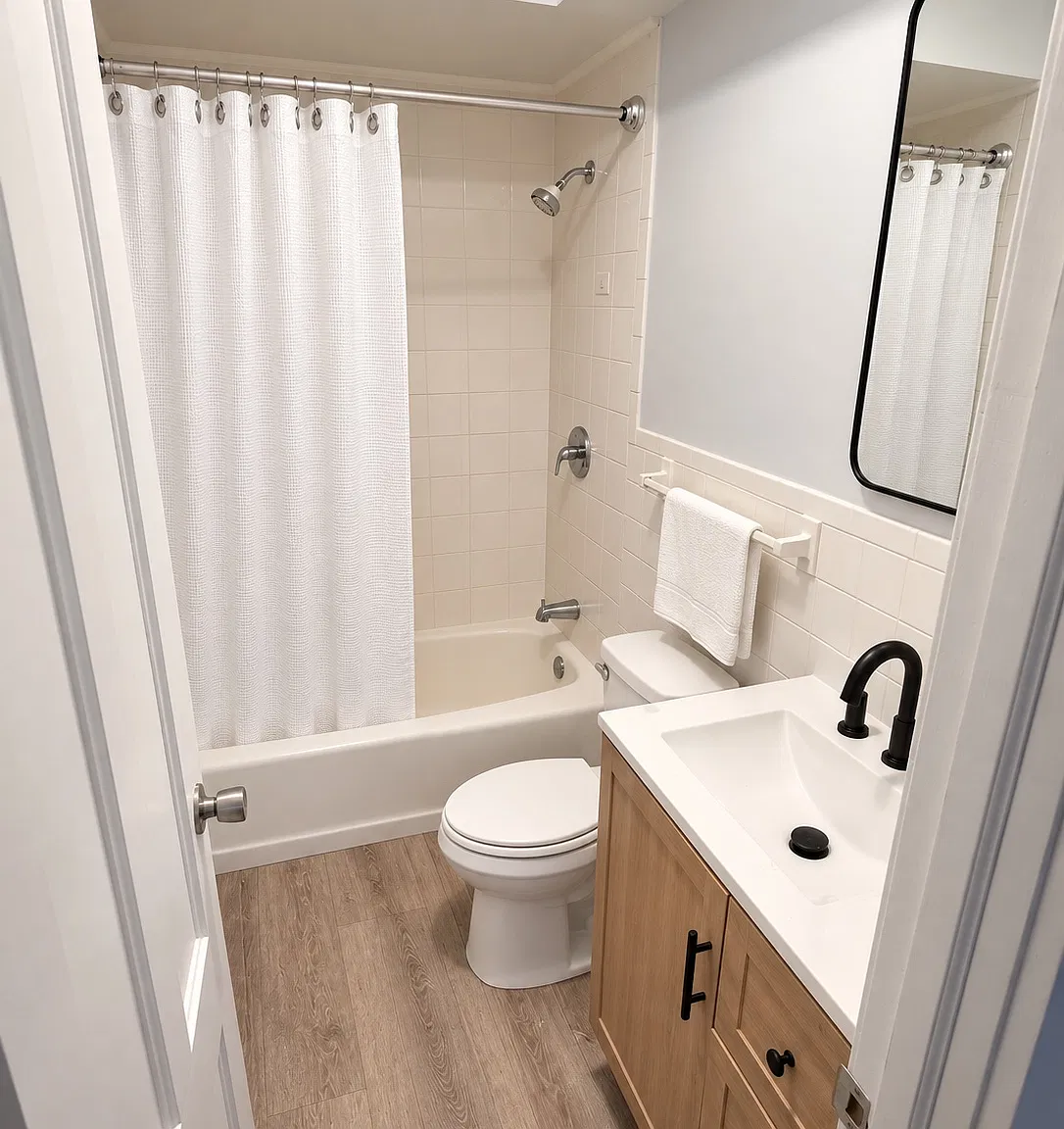 2 bed, 1100 sqft, $2,100 — Photo 3