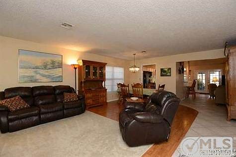5th image of 14126 Anabella St