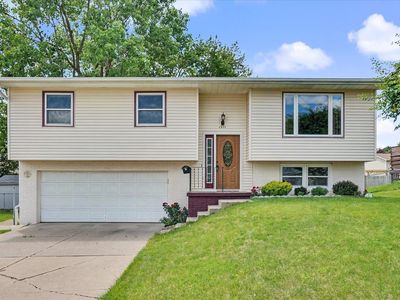 1971 Lagen St, Dubuque, IA, 52002