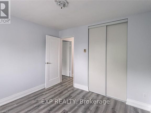 2nd image of 529 Elm St #4