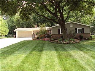 3rd image of 3225 Darbyshire Dr