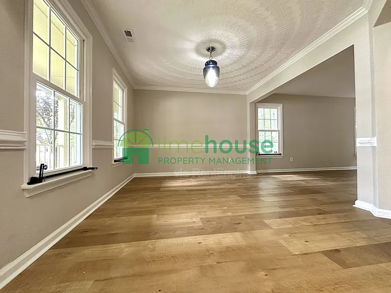 2849 Crossings Dr — Photo 10
