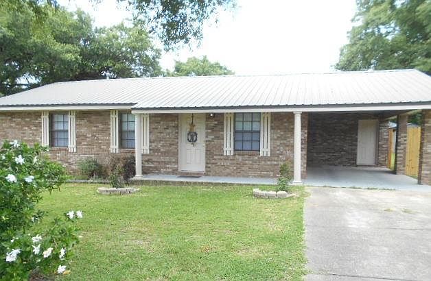 1st image of 701 Edgewood Dr