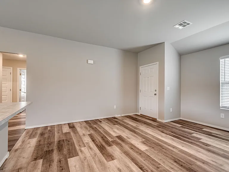 9724 Saddle Dr — Photo 7