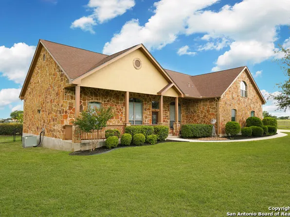 115 PR 4663, Castroville, TX 78009