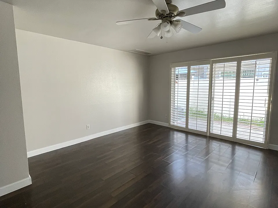 73 Bentwood Ln