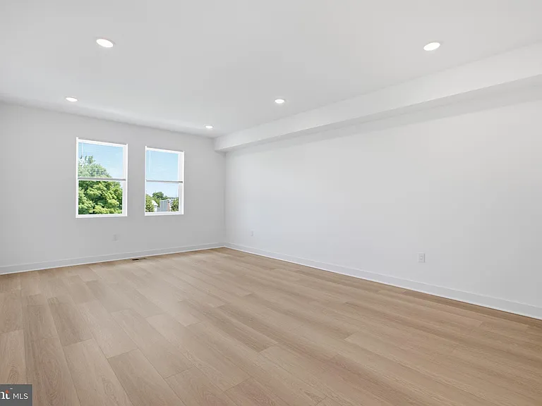 3931 Fairmount Ave #3 — Photo 11