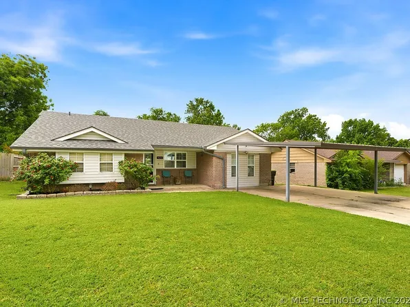 923 W 23rd St, Ada, OK 74820