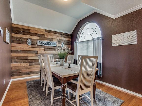 4th image of 123 Wilshire Cir