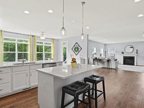 3rd image of 15 Cranes Bluff Ct