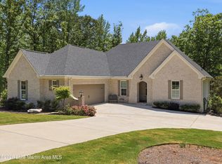 1834 Moonbrook Dr, Dadeville, AL 36853