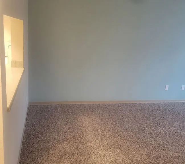 HARTFORD COURT APTS — Photo 12